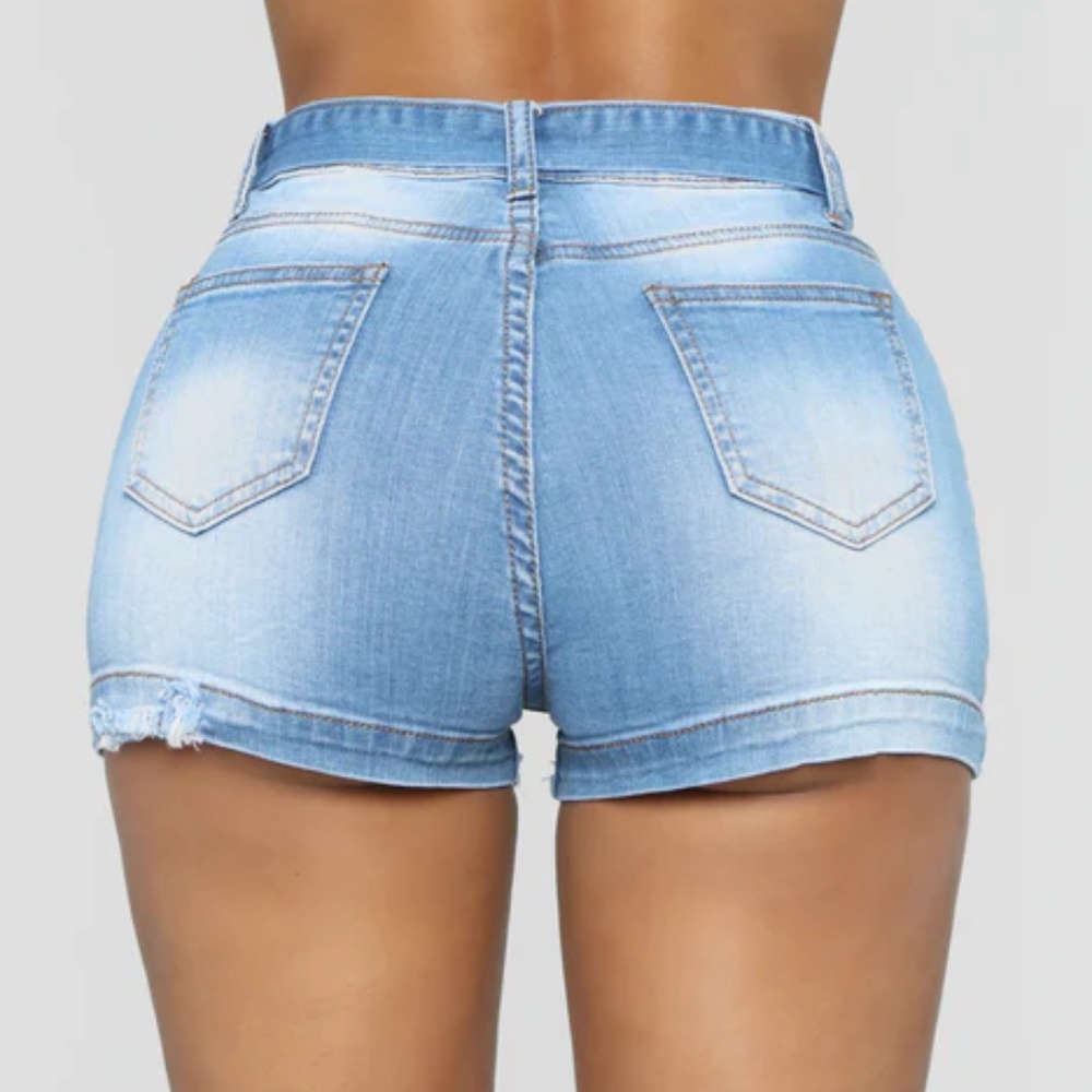 Fashion Nova Belted Denim Short Short NWT Size 16 - Picture 2 of 6
